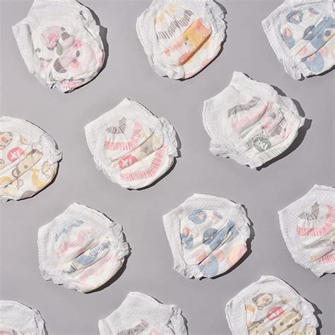 Iliustracija suaugusiųjų sauskelnių kelnaičių pavyzdžiais