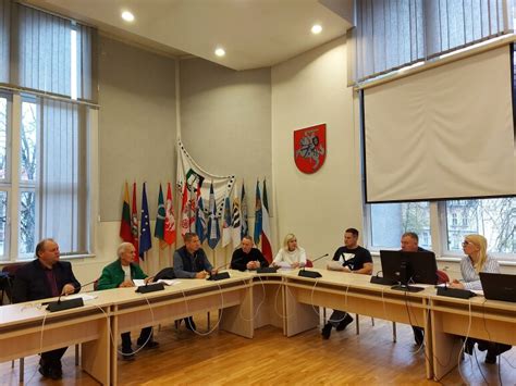 Savivaldybės tarybos nariai balsuojantys dėl personalo klausimų