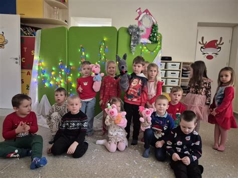 darželio grupės papuošimas kalėdine tematika