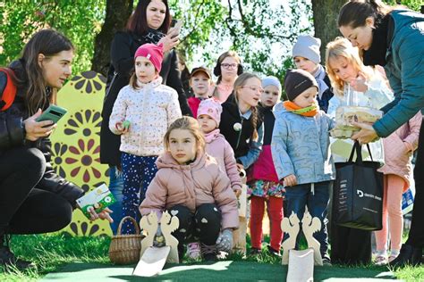Vaikų pasirodymas šventėje tėveliams