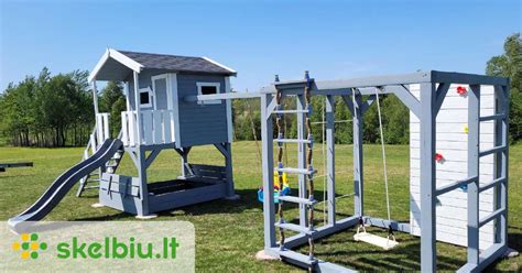 Vaikų darželio pastatas su žaidimų aikštele