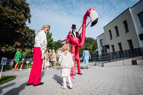 Vaikai linksminasi darželio kiemelyje per Rugsėjo 1-osios šventę
