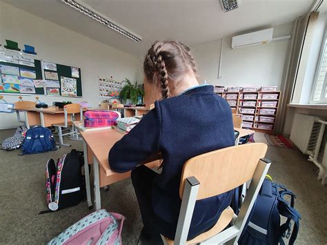 vaikai besiruošiantys į pirmą klasę