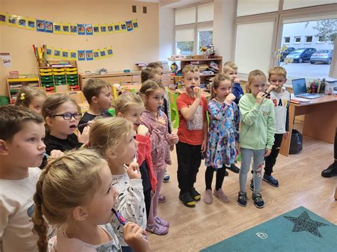 Priešmokyklinės grupės aplinka su edukacinėmis priemonėmis