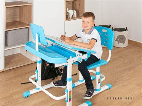 ergonomiškas rašomasis stalas vaiko kambaryje