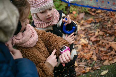 Children's smartwatch with IP67/IP68 rating icon