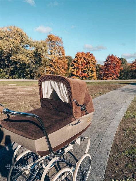 klasikinis vaikiškas vežimėlis su lopšiu
