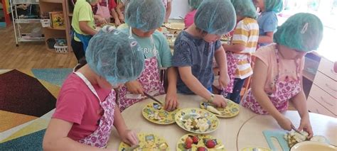 procesas kaip vaikai gamina kaukę iš popierinio maišelio