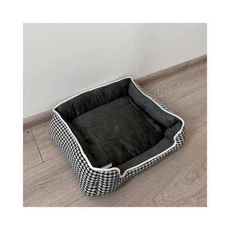 Šuniuko kraitelis: guolis, žaislai, dubenėliai