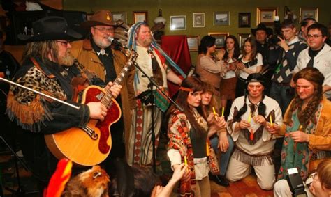 Kaubojų ir indėnų atributika