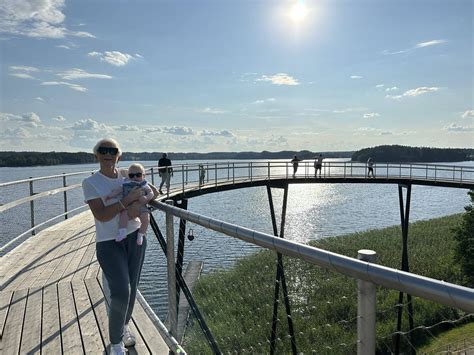 Šeima su vaikais Trakų ežere