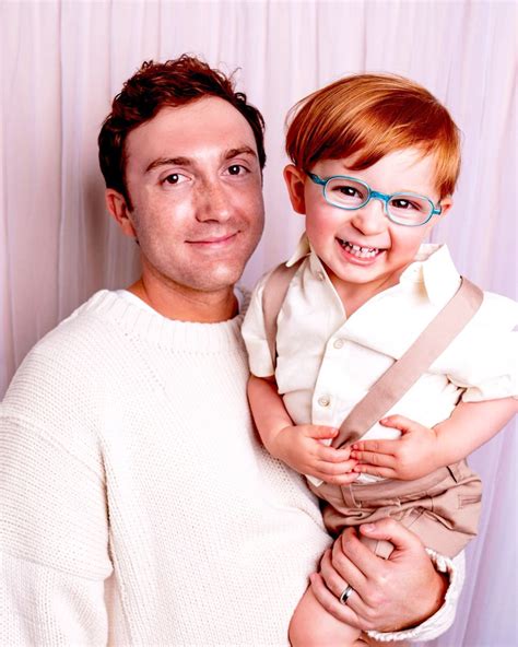 Daryl Sabara šiuolaikinis portretas