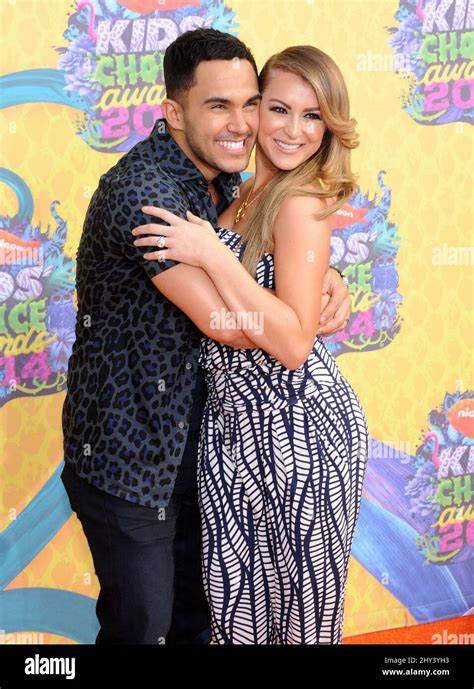 Carlos Pena Jr. ir Alexa Vega su vaikais