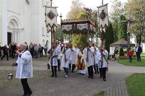 Šv. Vilibrordo šokinėjimo procesija Echternache