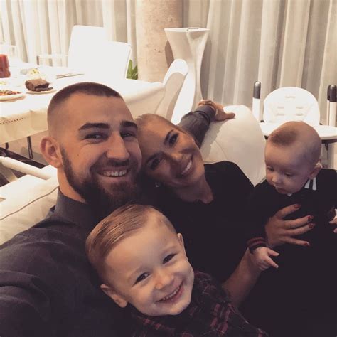 Jonas Valančiūnas su šeima