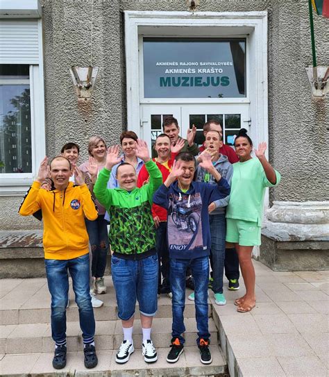 Krudžių šeimynos urve iliustracija