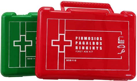 Pirmosios pagalbos rinkinys su vaikiškais pleistrais kelionėms