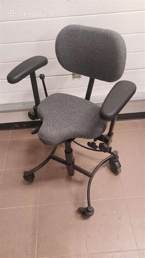Ergonomiška kėdė su ratukais