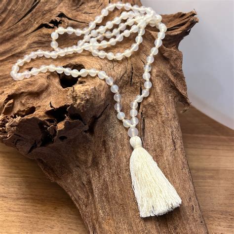 baltojo agato talismanas nėštumo metu