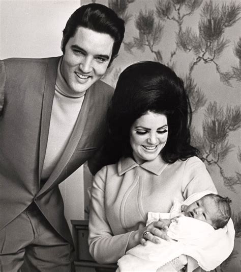 Priscilla Presley su anūkėmis