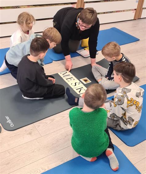 Vaikai dalyvauja kultūrinėje edukacijoje