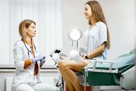 Nėščiosios su pilvo skausmu vizitas pas ginekologą