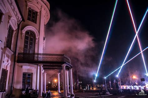 Šviesų instaliacijos Paežerių dvare