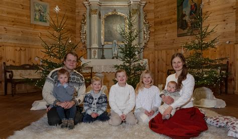 Daugiavaikė šeima parke