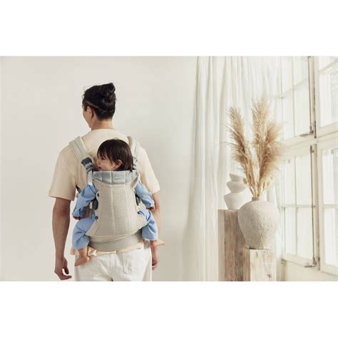 BabyBjorn nešioklės ergonomiška konstrukcija