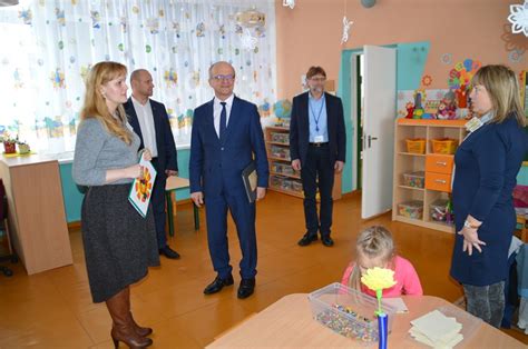 Darželio direktorius susitikime su bendruomene