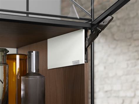 Blum AVENTOS spalvų ir apdailos pavyzdžiai