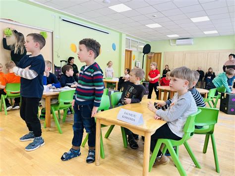 Priešmokyklinukai darželyje