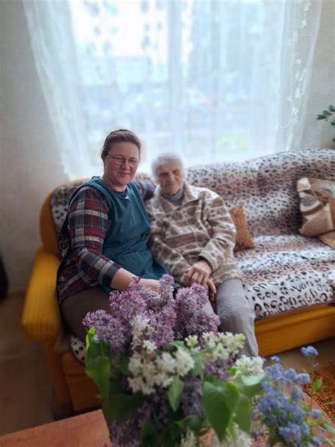 Aliamandų žiedų spalvų įvairovė