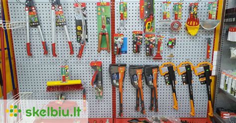 Įvairūs sodo įrankiai