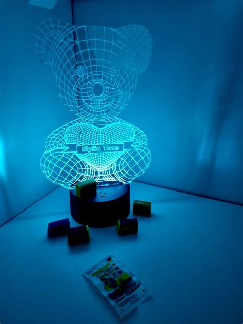 DIY LED lempa su 3D efektu