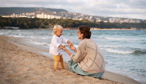 Dėstytoja su vaikais