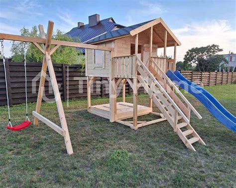 Vaizdas į poilsio zoną su vaikų žaidimų aikštele