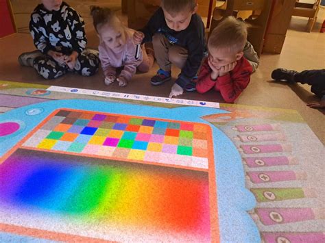 interaktyvi lentelė su geometrinėmis figūromis