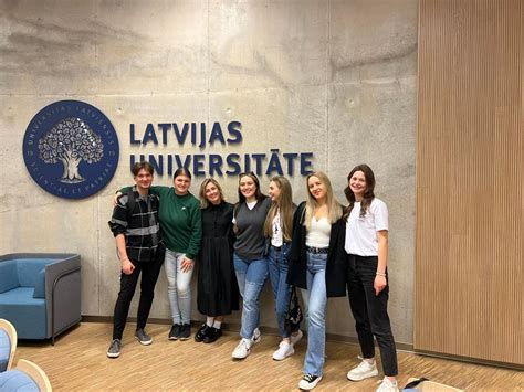 Studentai universitete