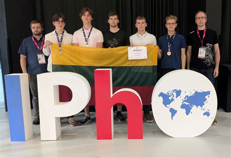 Mokiniai technologijų olimpiadoje