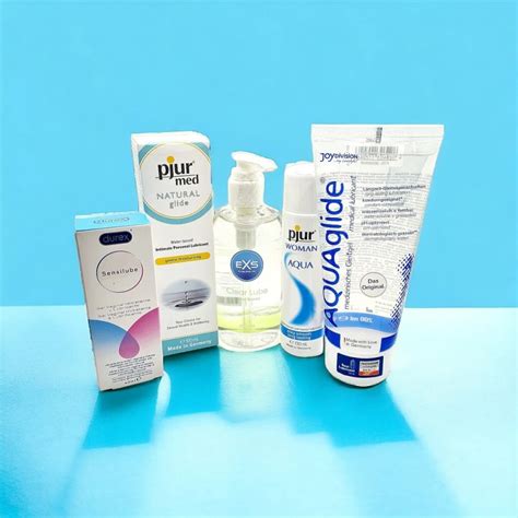 Pora planuojanti nėštumą ir lubrikanto buteliukas