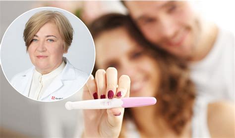 akušerė konsultuojanti nėščiąją