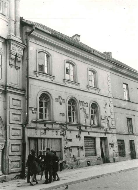 Vilniaus Aušros mokyklos-darželio fasadas