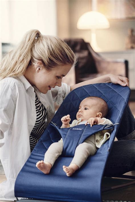 BabyBjorn Bliss Cotton gultukas su žaislu