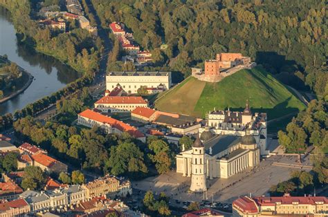 Vilniaus universiteto Valerijono bursos istorinis pavaizdavimas