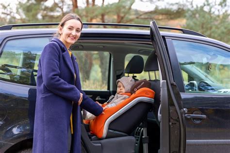 Saugiausia vežti kūdikį nugara į priekį