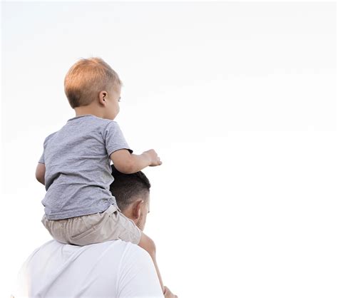 Vaiko ir tėvo atvaizdas, simbolizuojantis tėvystės nustatymą