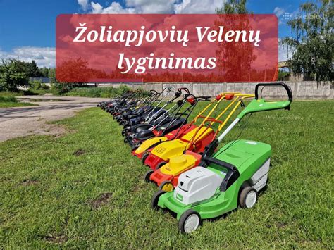 specialistas konsultuoja klientą prie sodo technikos