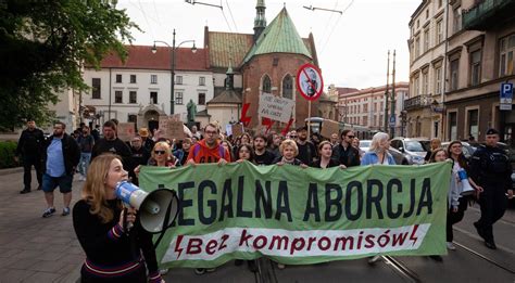 Moterų protestai Lenkijoje po Pščinos atvejo