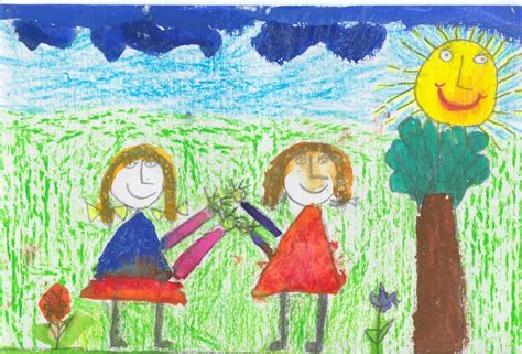 Vaikai piešia arba daro rankdarbius darželyje